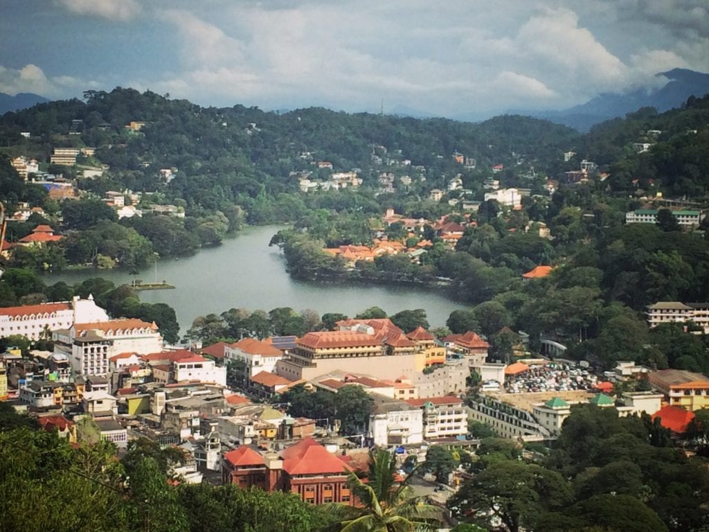 Dias 4 e 5. Surpresas e celebrações nas colinas de Kandy.