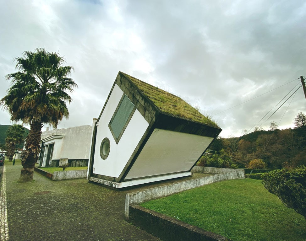 Casa Invertida nas Furnas na Ilha de São Miguel nos Açores