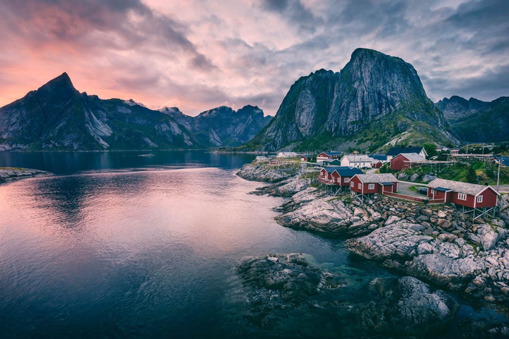 Cidade costeira na Noruega, um dos destinos mais seguros para viajar sozinha