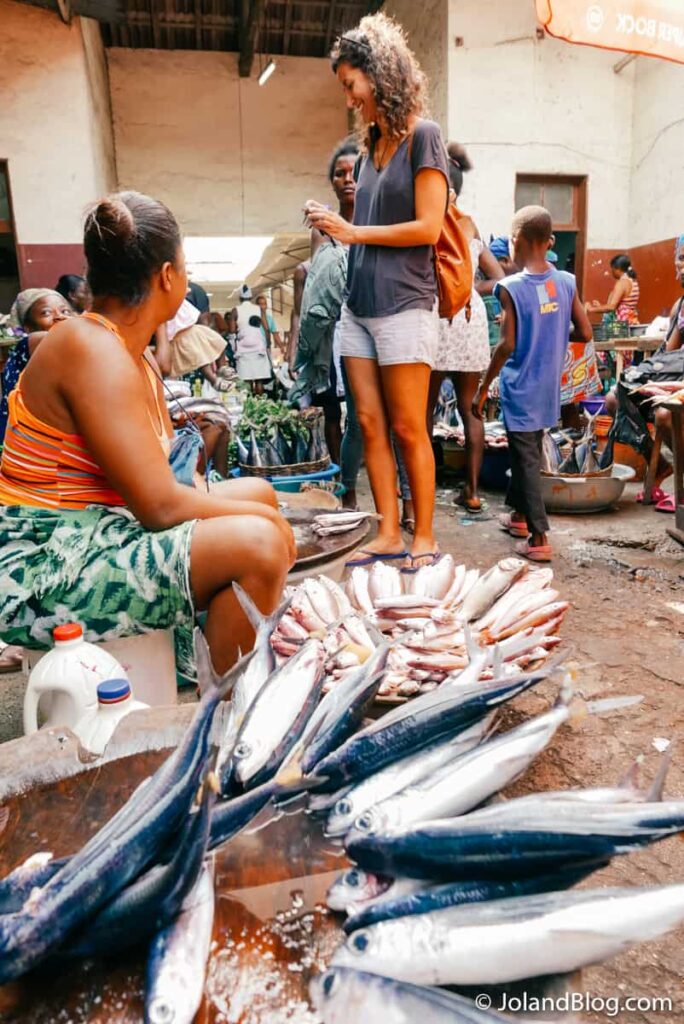 Mercado antigo de São Tomé | Como fazer a mala de viagem