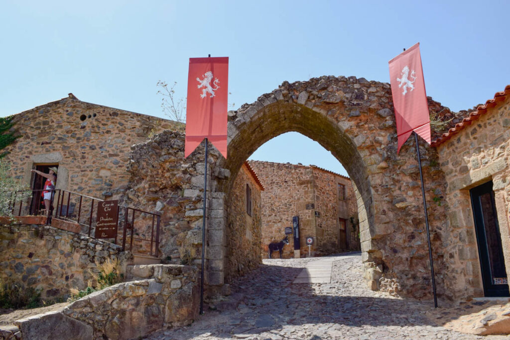 Existem pelo menos 15 razões para visitar as aldeias históricas da região da Serra da Estrela.