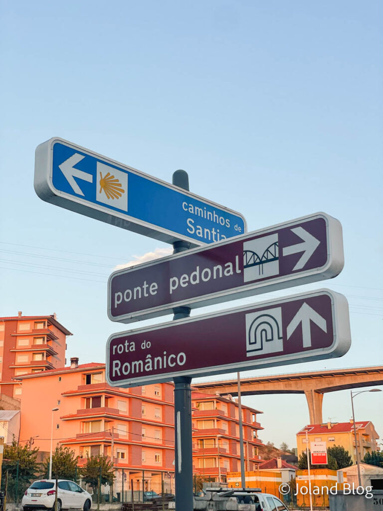 Sinalética em Peso da Régua | Caminho Português Interior de Santiago